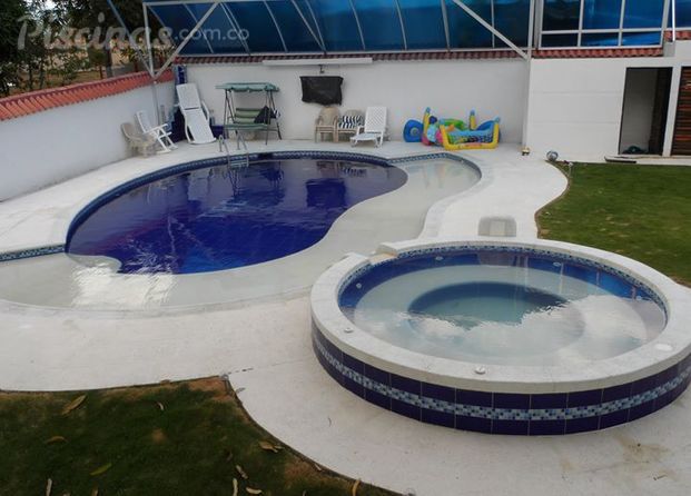 Construcción y remodelación de piscinas