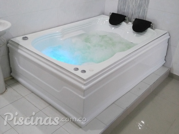 Jacuzzi Milenium con faldón