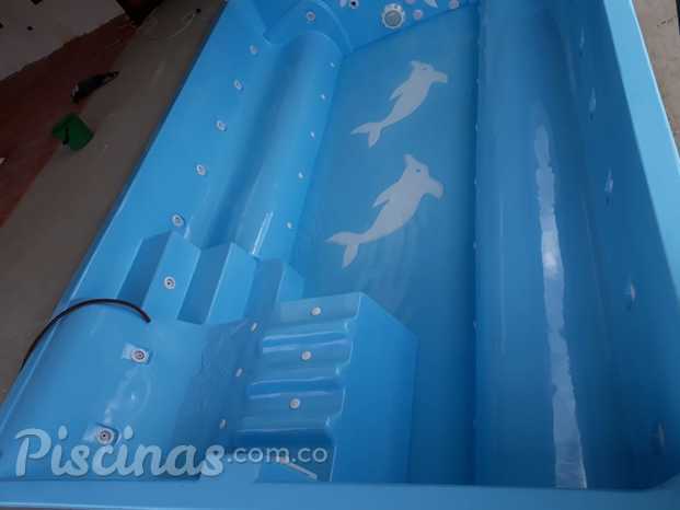 Piscina en fibra de vidrio 