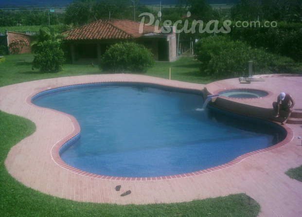 Piscina y Jacuzzi  La Unión