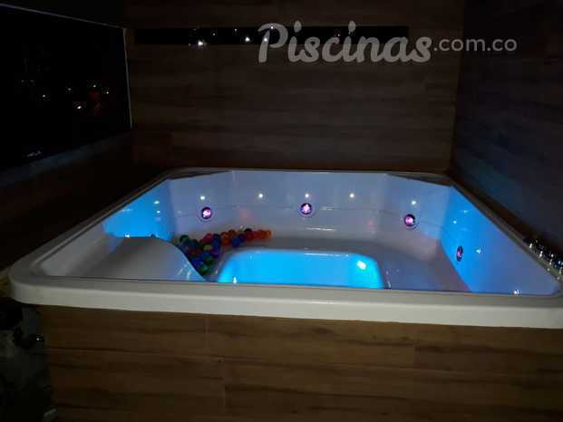 jacuzzi fibra de vidrio de 6 puestos