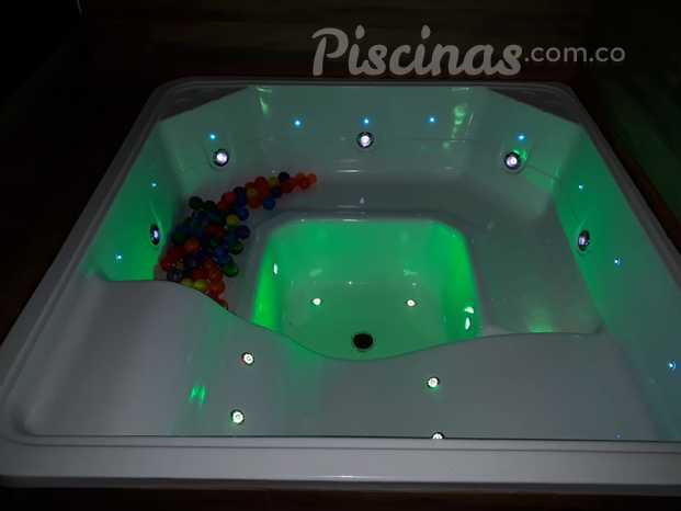 jacuzzi fibra de vidrio de 6 puestos