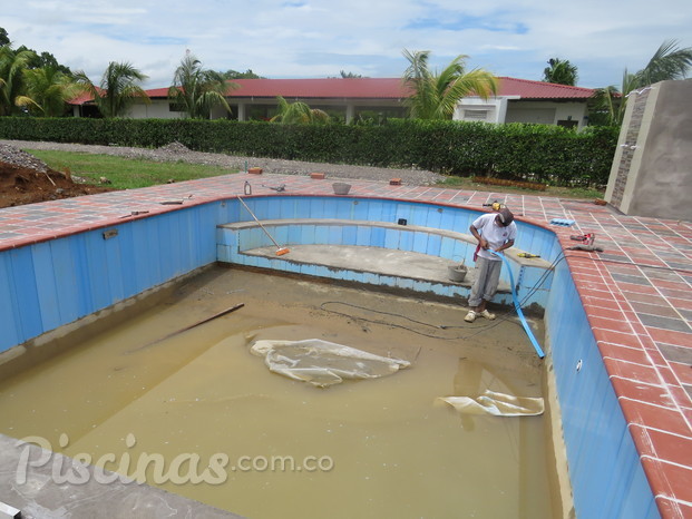 Revestimiento de piscina.