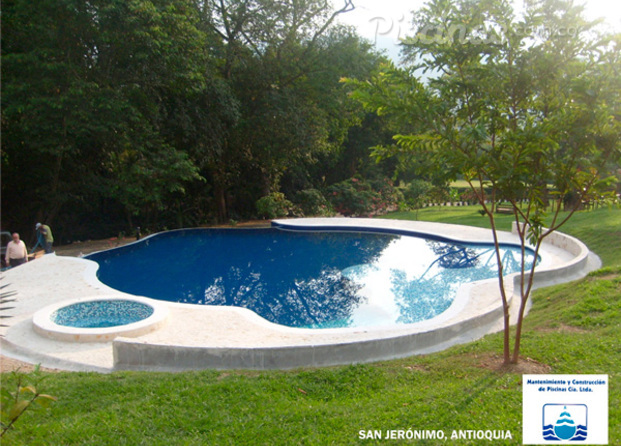 Piscinas y Jacuzzis