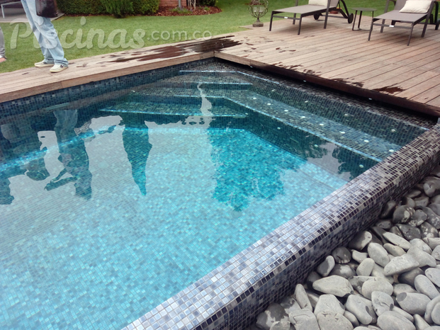 Piscina con mosaicos Lux