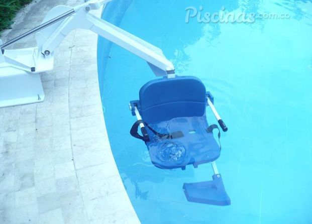 Elevadores hidráulicos para piscinas