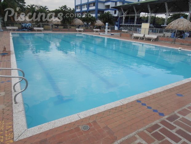 Piscina Universidad Santiago De Cali